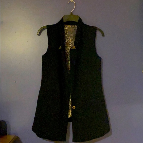 Black Guess vest - Picture 1 of 4